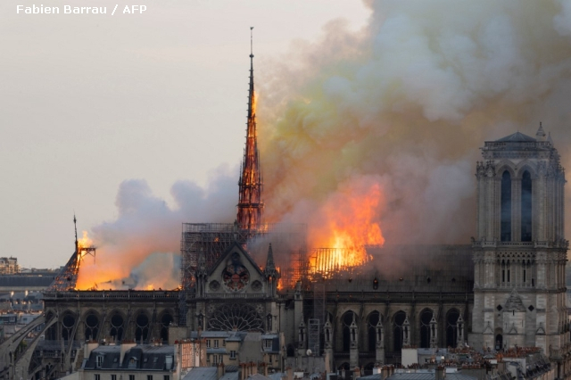 notre-dame-flacari-copyright-fabien-barrau-afp.jpg