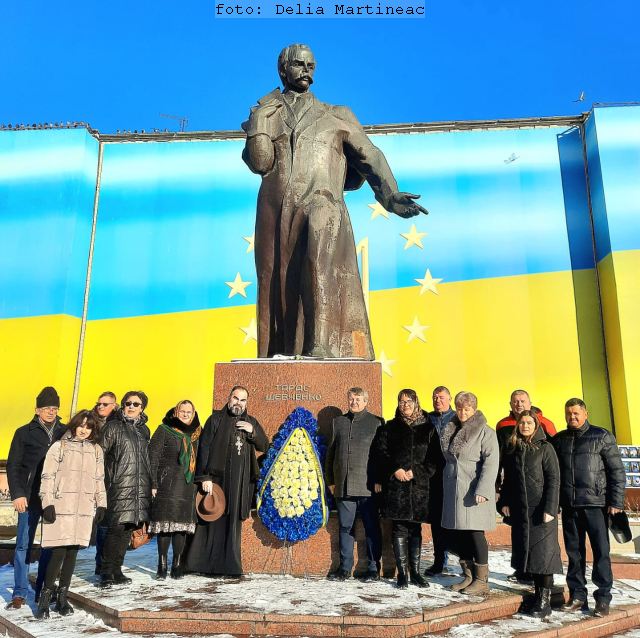 ucra-delegatie-uur-suceava-la-statuia-sevcenko.png ucra-delegatie-uur-suceava-la-statuia-sevcenko.png