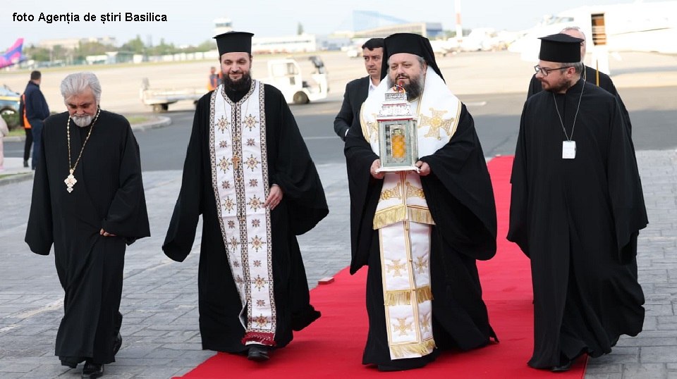 Lumina Sfântă a ajuns în România (foto Agenţia de ştiri Basilica)