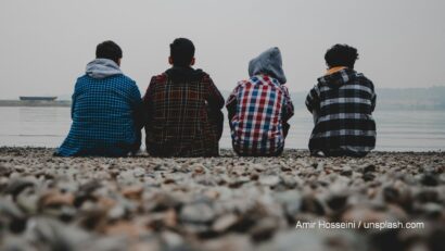 Numărul tinerilor și copiilor europeni cu o situație materială precară