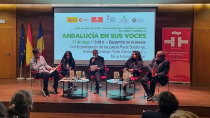 Los poetas andaluces Paula Bozalongo y Pablo García Casado participaron en un diálogo en Bucarest