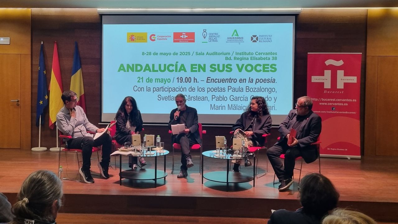 Los poetas andaluces Paula Bozalongo y Pablo García Casado participaron en un diálogo en Bucarest
