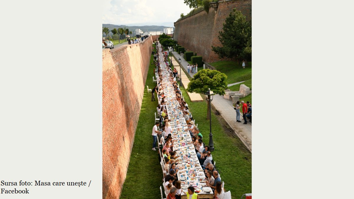 Cea mai lungă masă din materiale reciclabile - ”Masa care Unește”