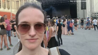 Debbie Stowe, jurnalistă din Marea Britanie