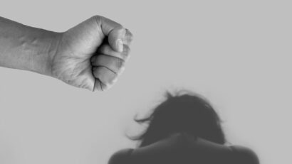 Violenţa domestică, descurajată de senatori